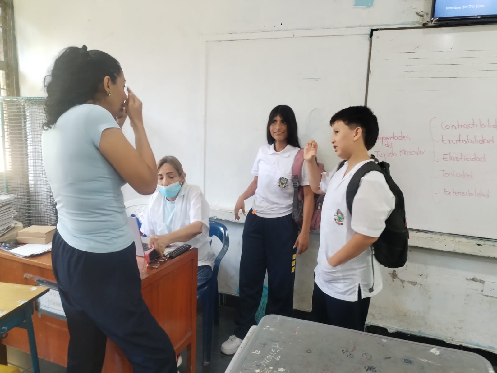 Docente Janeth Luna acompañamiento Química y Ciencias